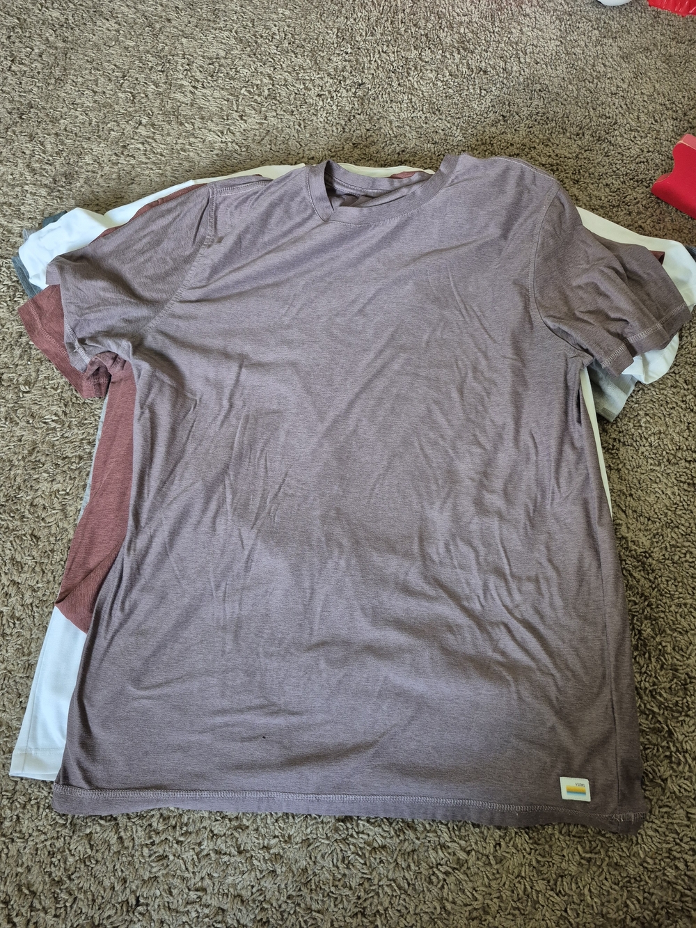9 Vuori Men's Crew Neck T-Shirts, Multiple Colors. Like New And Very Soft! - Picture 9 of 9